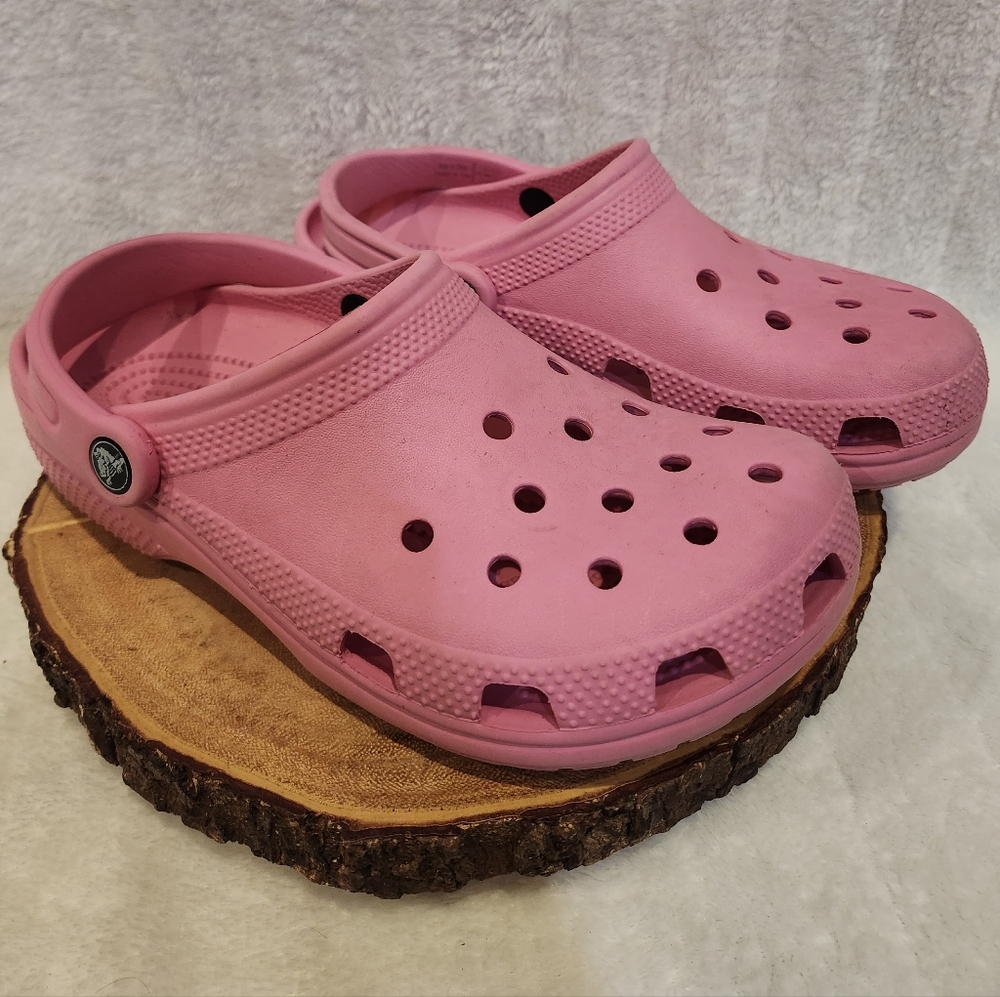 CROCS Kids Water Shoes in Bright Pink